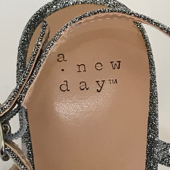 A NEW DAY Silver Heeled Sandals Estealla Chunky Block Heel New Women’s Size 9.5 - Picture 8 of 15